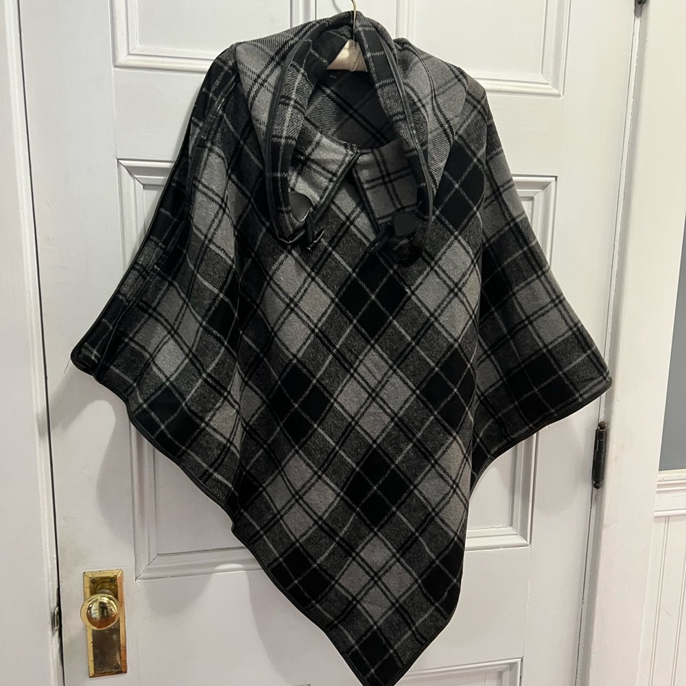 Houndstooth Cape - image 1